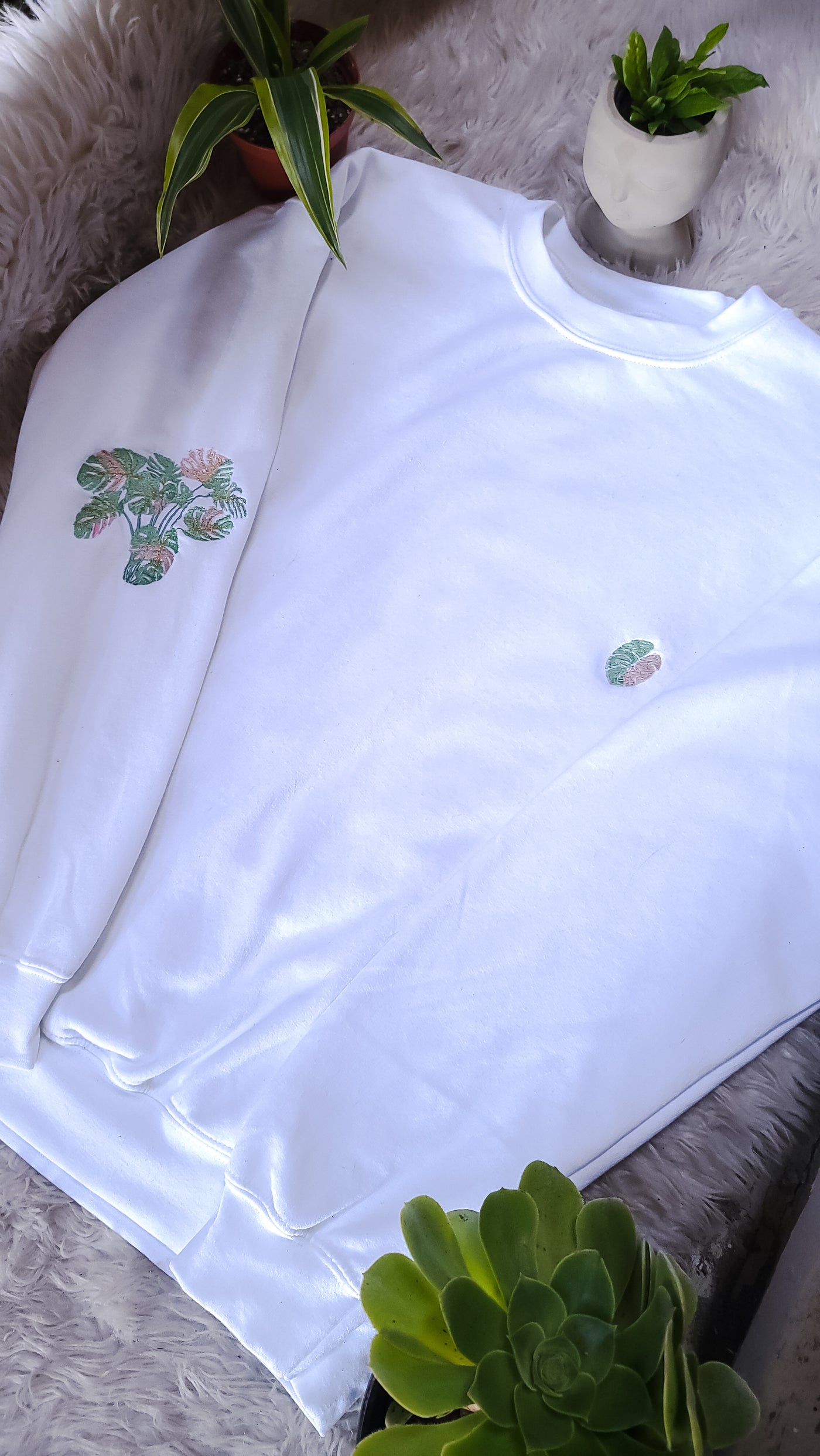 Monstera Albino Crewneck